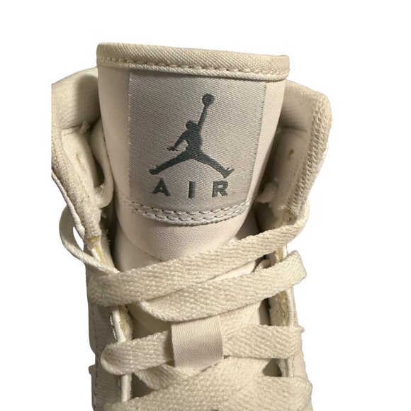 Air Jordan 1 Mid Triple White Men’s 9 | Unworn • No Box • Clean - Picture 3 of 10